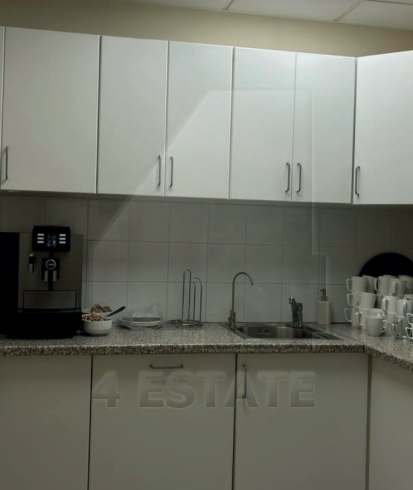 Аренда торговых и офисных помещений в бизнес-центре класса Премиум, м.Площадь революции.