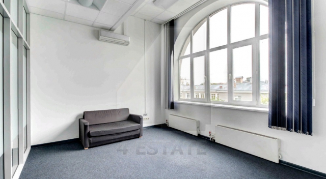 Продажа бизнес центра класса В+ "Салют", м.Менделеевская.