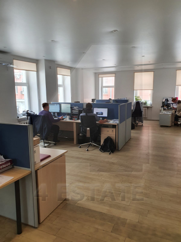 Помещение с отдельным входом, м.Курская.