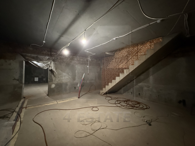 Аренда здания с отдельным входом, м.Парк культуры.