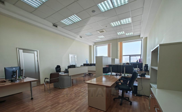 Аренда офисов в бизнес центре класса В+, м.Октябрьская.