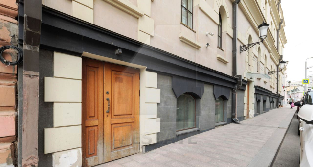 Аренда торгового помещения с отд. входом, м.Цветной бульвар