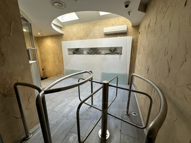 Предлагается на продажу презентабельный особняк класса А, м.Чистые пруды.