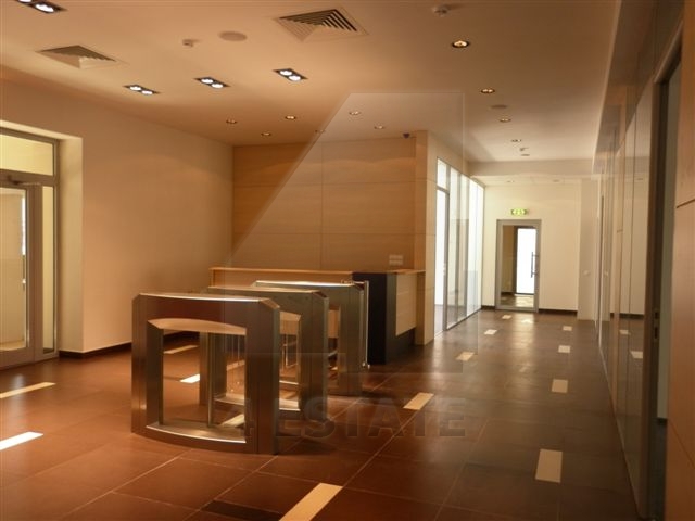 Отреставрированное здание (бизнес-центр) на продажу, м.Ленинский пр-т.