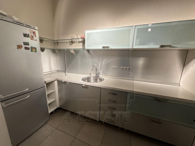 Предлагается на продажу презентабельный особняк класса А, м.Чистые пруды.