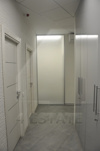 Офисное помещение с отд. входом в новом ЖК, м.Молодежная.