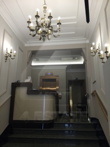 Продаются офисы в бизнес центре класса В+, м.Смоленская.