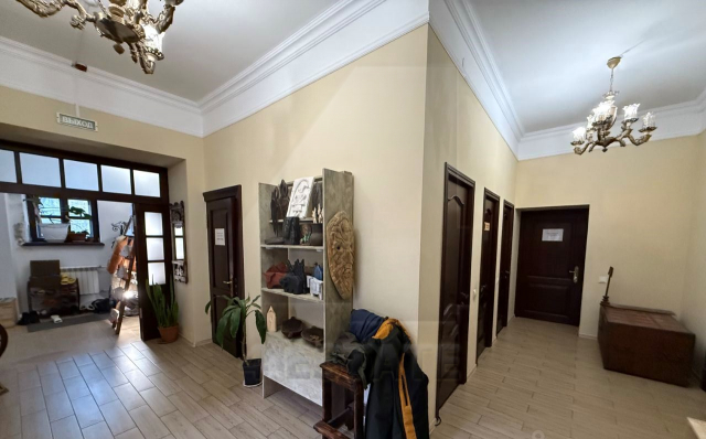 Реконструированный особняк класса В+, м.Достоевская.