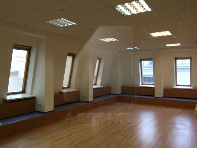 Продажа презентабельного здания, м.Красносельская.