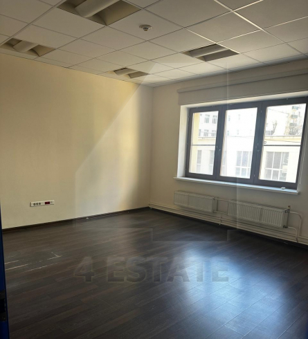 Аренда банковского помещения с отд. входом, м.Маяковская.