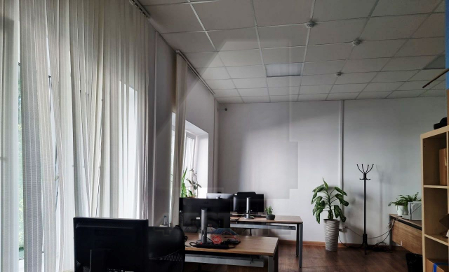 Презентабельный особняк в аренду, м.Народное ополчения.
