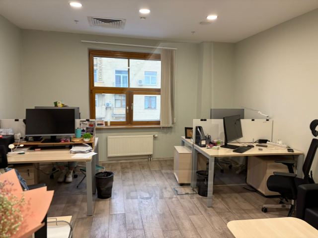 Аренда офиса в бизнес-центре класса В+ "Новинский", м.Смоленская.