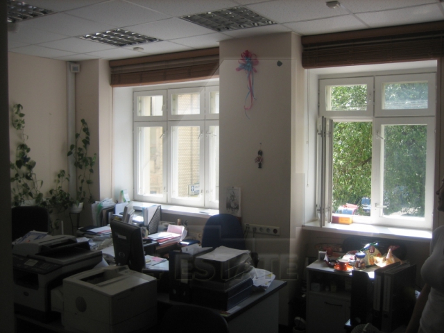 Аренда офиса с отдельным входом, м.Курская.
