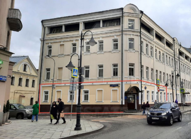 Аренда офисов и банковского помещения в бизнес-центре класса В+,  м.Новокузнецкая.