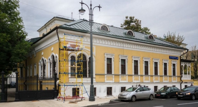 Продажа реконструированного особняка класса А, м.Полянка.