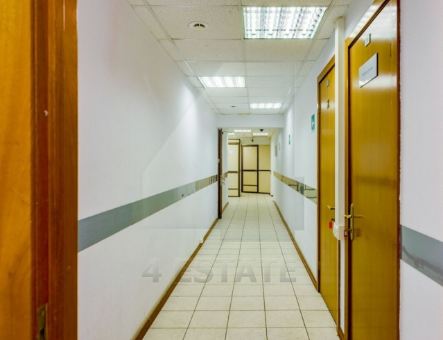 Продажа банковского помещения в элитном жилом доме, м.Кропоткинская.