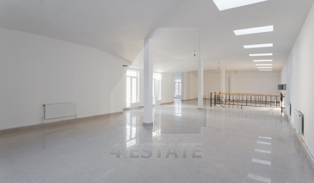 Реконструированный особняк класса В+, м.Чистые пруды.