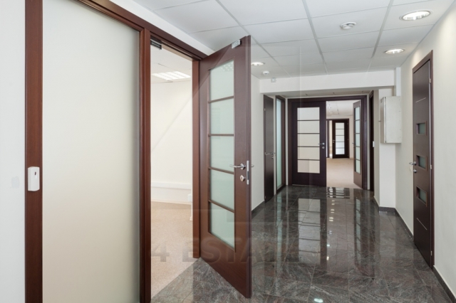 Представительский офис с отдельным входом, м.Смоленская.