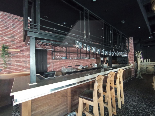 Бизнес-центе "Сафа", м.Новослободская.