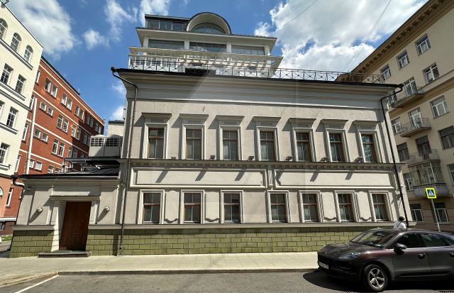 Предлагается на продажу презентабельный особняк класса А, м.Чистые пруды.