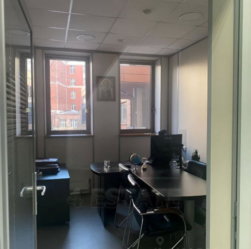 Офисное помещение с отдельным входом, м. Менделеевская.