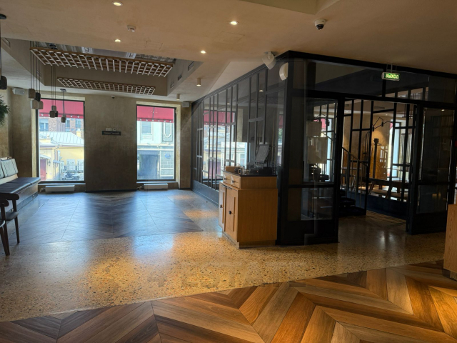 Аренда торгового помещения в особняке класса А, м.Новослободская.