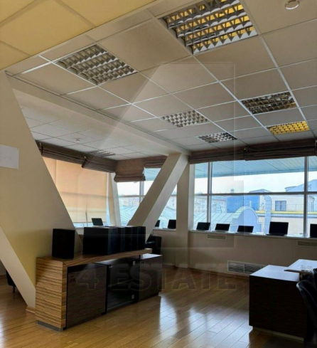 Офис в бизнес центре В+, м.Цветной б-р.