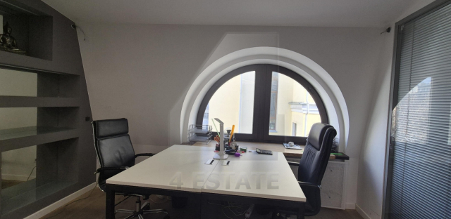 Аренда презентабельного особняка класса В+, м.Курская.