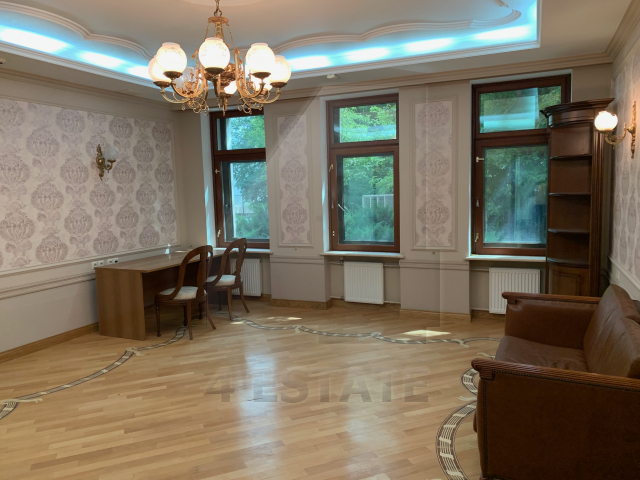 Продажа презентабельного особняка А класса, м.Чистые Пруды.