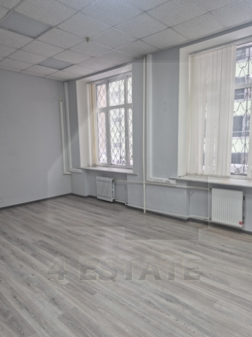 Офисное здание классса В, м. Улица 1905 г.