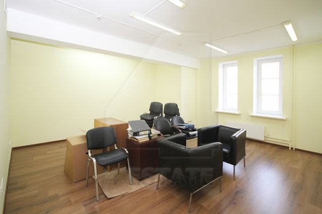 Аренда офисов с мебелью в бизнес центре класса В+, м.Лубянка.