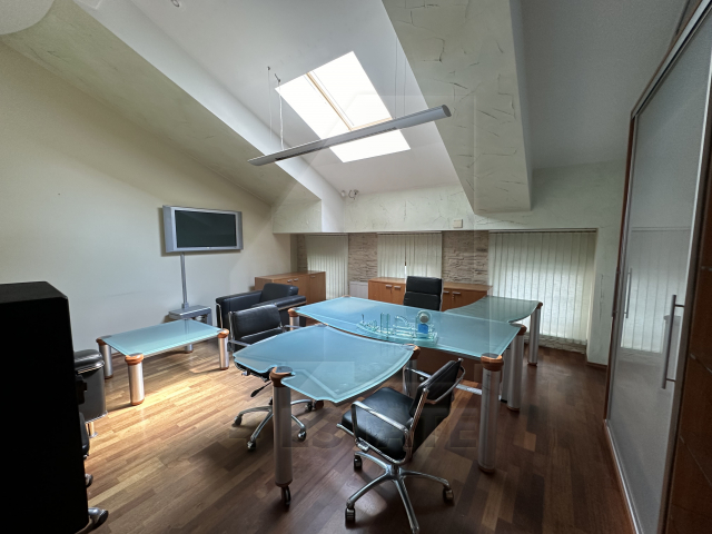 Предлагается на продажу презентабельный особняк класса А, м.Чистые пруды.