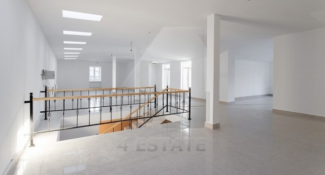 Реконструированный особняк класса В+, м.Чистые пруды.