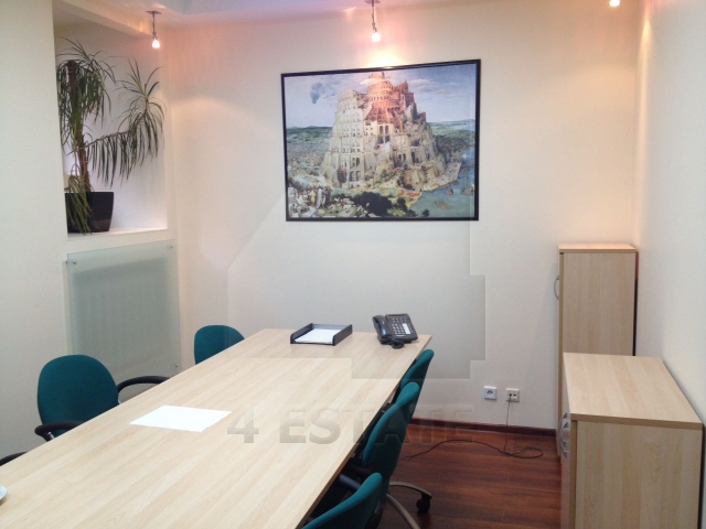 Презентабельный офис с отдельным входом и мебелью, м.Арбатская.