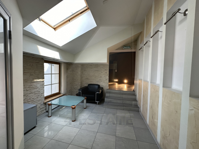 Предлагается на продажу презентабельный особняк класса А, м.Чистые пруды.