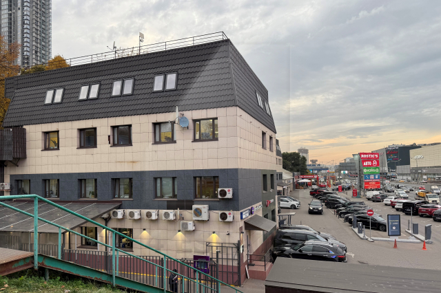 Аренда офисов в бизнес центре класса В, м.Ленинский пр-т.