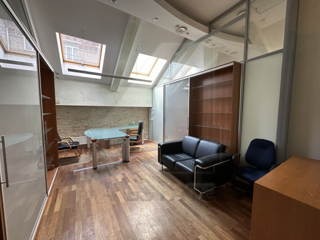 Предлагается на продажу презентабельный особняк класса А, м.Чистые пруды.