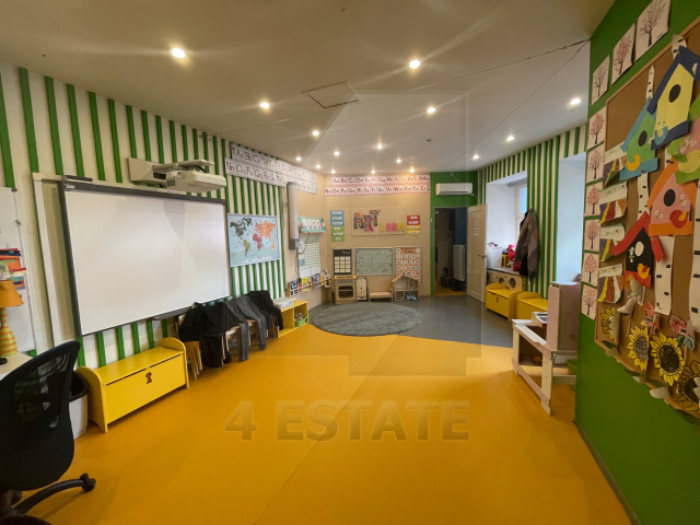 Продажа помещения с отдельным входом в особняке класса А, м.Арбатская.