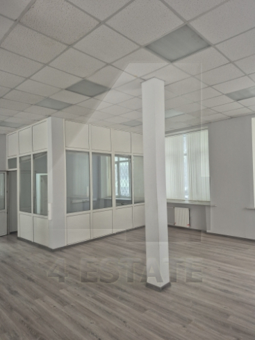 Офисное здание классса В, м. Улица 1905 г.