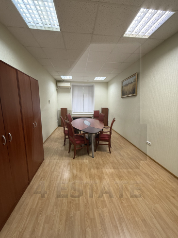 Продажа нежилого помещения с отдельным входом, м.Университет.