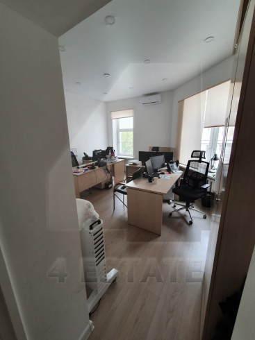 Помещение с отдельным входом, м.Курская.