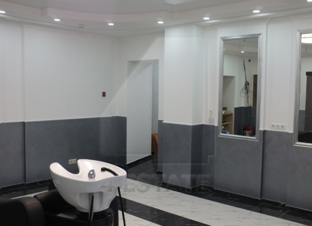 Аренда помещения под салон красоты м. Серпуховская.