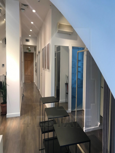 Готовые офисы в бизнес-центре класса A, м. Театральная.