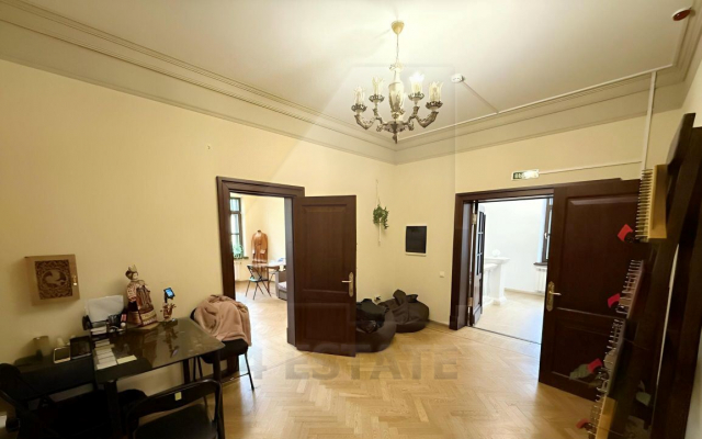 Реконструированный особняк класса В+, м.Достоевская.