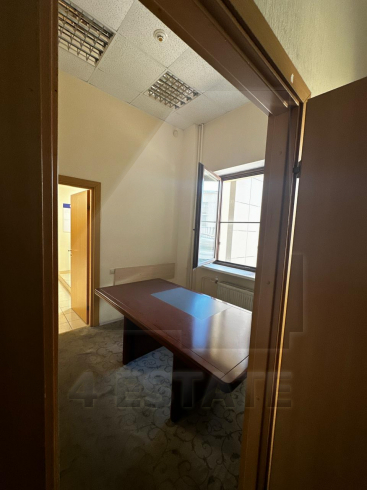 Аренда банковского помещения с отд. входом, м.Маяковская.