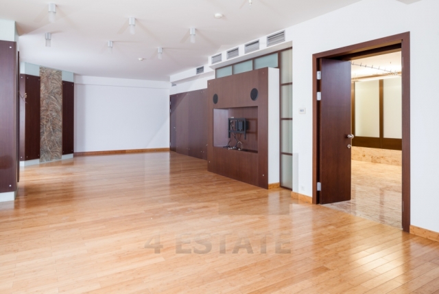 Представительский офис с отдельным входом, м.Смоленская.