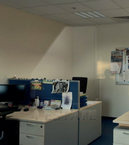 Аренда торговых и офисных помещений в бизнес-центре класса Премиум, м.Площадь революции.