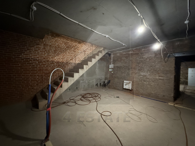 Аренда здания с отдельным входом, м.Парк культуры.