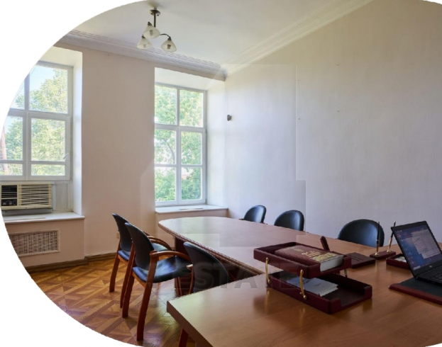 Исторический особняк класса В+, м. Курская.