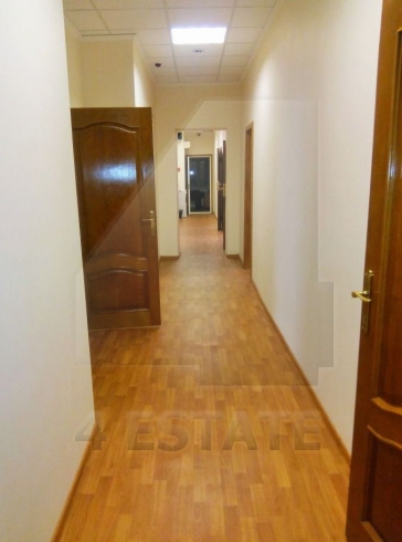 Аренда офисного и банковского помещения в особняке, м.Полянка.